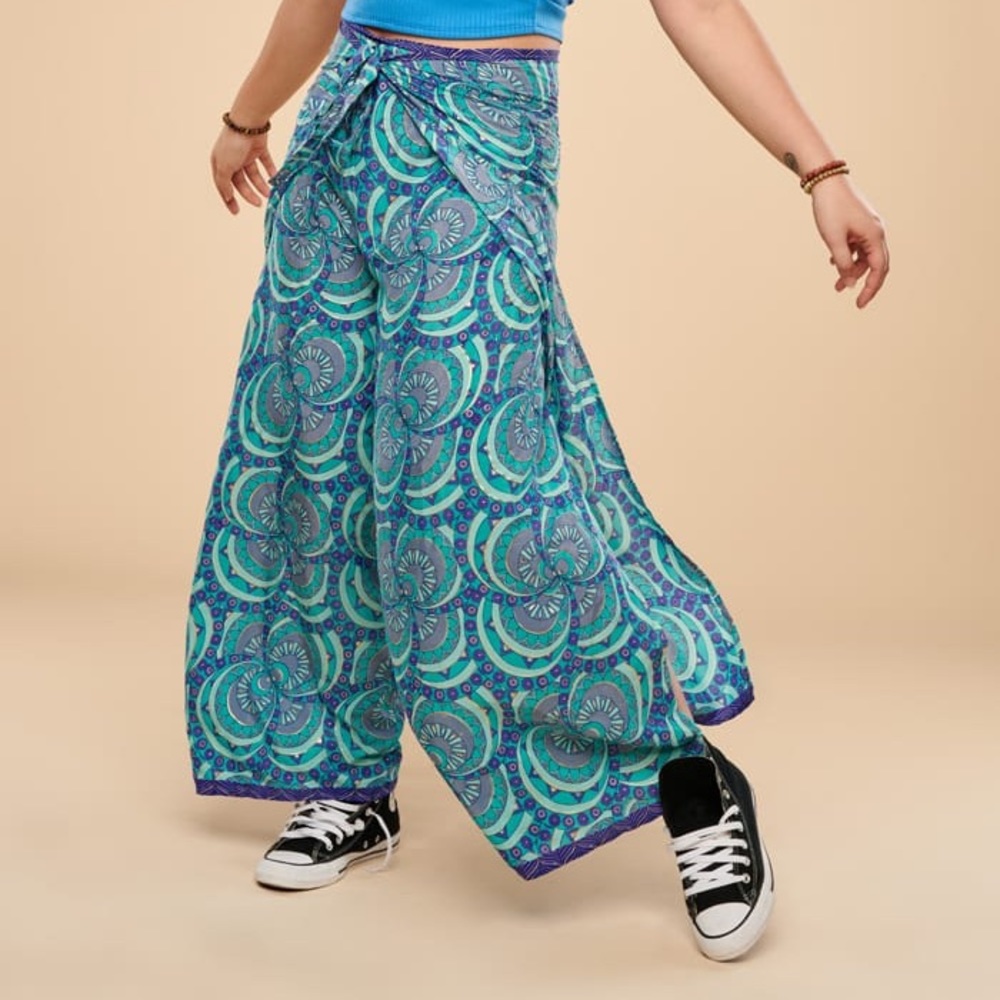 EARTHBOUND reversible Sari wrap pants - Picture 5 of 5